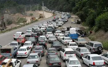 هراز تبدیل به پارکینگ شد! /عکس