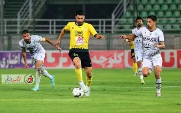 سه امتیاز شیرین برای صدر نشینی سپاهان/ یاران حسینی دست خالی از اصفهان رفتند