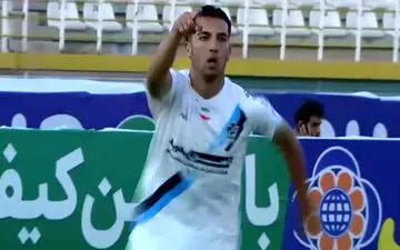 گل دوم پیکان به هوادار | فیلم