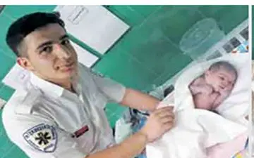 تولد پرماجرای نوزاد در مترو دروازه دولت/تلاش یک ساعت و نیمه برای تولد