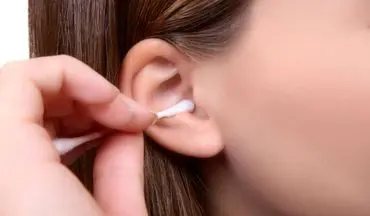  فورا تمیز کردن گوش با گوش پاک کن را متوقف کنید