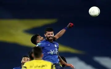 آمادگی مدافع مصدوم استقلال برای بازی مقابل شهرخودرو
