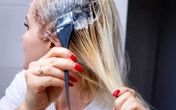 فوت و فن رنگ کردن حرفه ای مو در خانه + آموزش