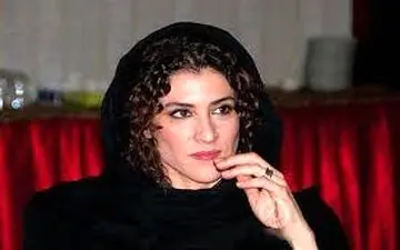 ویشکا آسایش به همراه بادیگاردهایش ظاهر شد