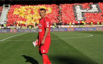 دوباره صدای کاپیتان بلند شد