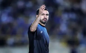 انتقاد خسرو حیدری به زمین ورزشگاه تختی: این چمن برای فوتبال نیست!