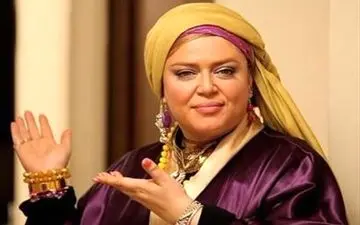 تیکه بهاره رهنما به پیمان قاسم خانی بر روی فرش قرمز جشنواره فجر