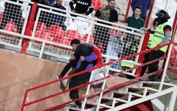 اوج هیجان دیدار تراکتور و ذوب آهن دردسرساز شد؛ حمله قلبی دو هوادار در استادیوم یادگار!