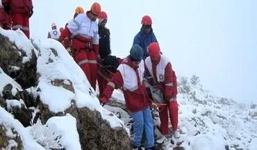 نجات دو کوهنورد در دماوند و علم‌کوه با بالگرد امداد+عکس