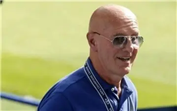 یووه فوتبال 30 سال پیش را بازی می کند!