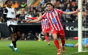  اتلتیکومادرید با بردی دراماتیک به صدرنشینان نزدیک‌تر شد 