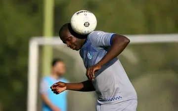 لغو قانون منع جذب مربیان و بازیکنان خارجی