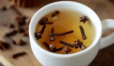 با نوشیدن روزانه آب میخک، ۷ اتفاق حیرت‌انگیز در بدن شما رخ می‌دهد!