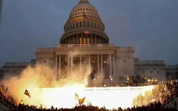 بایدن: حمله به کنگره، دموکراسیِ آمریکا را در معرض «بحران وجودی» قرار داده است