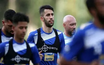 تغییر شماره پیراهن هافبک استقلال برای لیگ نوزدهم