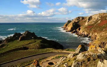 قتل مشکوک زن جوان مجرد در ساحل دریا / او را تکه تکه کردند! +عکس 