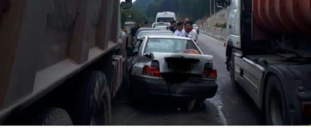 تصادف زنجیره ای 9 خودرو در سوادکوه 