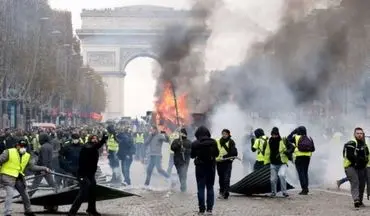 خیابان‌های فرانسه در تصرف "جلیقه زردها"