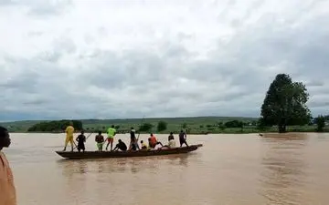 واژگونی قایق حامل ۵۰ مسافر واژگون شد؛ بیش از 40 نفر مفقود شدند