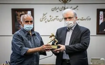 دکتر نمکی:کتابی از روزهای سخت کرونا خواهم نوشت