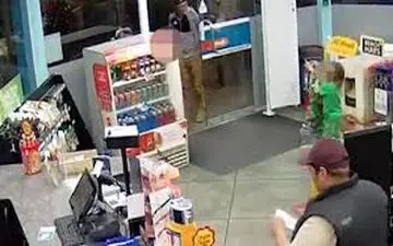 سرقت خانوادگی از فروشگاه! +فیلم 