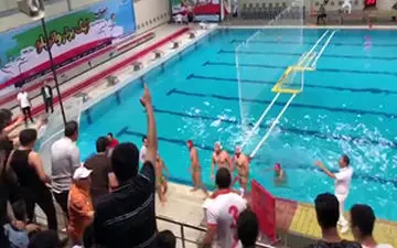 ناتمام ماندن لیگ برتر واترپلو به دلیل درگیری بازیکنان + فیلم