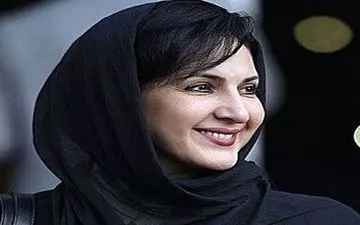 بازیگر سرشناس درکنار رودخانه طلا