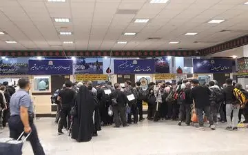 ‌

تردد بیش از ۸۰۰۰ زائر عتبات عالیات از پایانه مرزی خسروی 


‌

‌