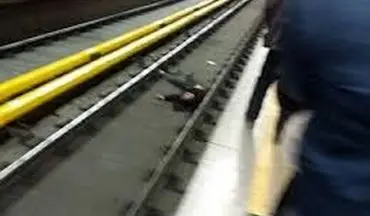  خودکشی مرد 45 ساله در ایستگاه مترو جهاد