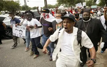 تبعیض نژادی واضح در آمریکا/ اختلاف ۵.۳ درصدی نرخ بیکاری سیاهپوستان و سفیدپوست‌ها