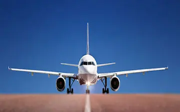 فرود موازی دو هواپیما در فرودگاه + فیلم 