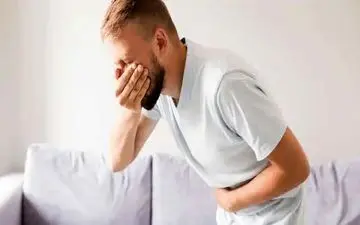 چرا استرس باعث حالت تهوع می‌شود؟ دلایل علمی و راهکارها
