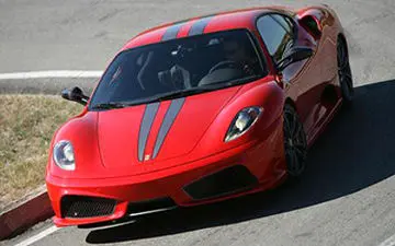 مسابقه بین فراری و دوچرخه + فیلم