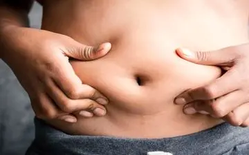 علت  بوی بد ناف چیست + راهکار درمانی