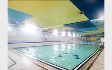 مسمومیت 7 نفر در استخر تهران