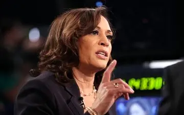 سناتور آمریکایی: ما در کاخ سفید یک غارتگر داریم