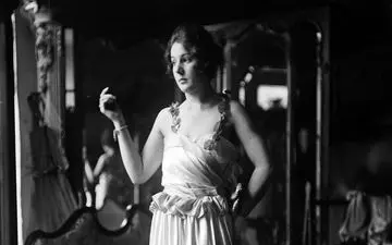 ۱۴ ترفند عجیب و غریب برای زیبایی که قبلا خیلی محبوب بودند!
