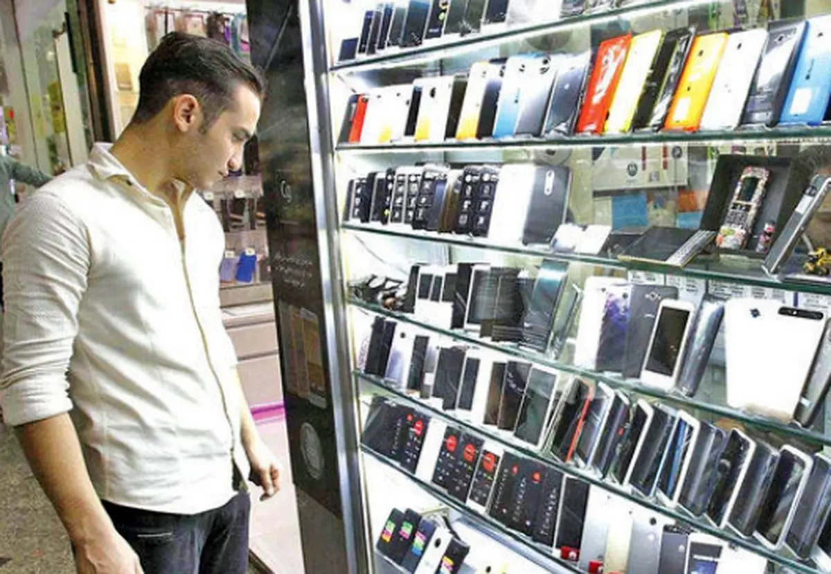  آیا خرید تلفن همراه را باید به تاخیر انداخت؟ 