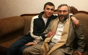 مجاهد زاده‌ای که آقازاده‌ها را شرمنده کرد +فیلم 