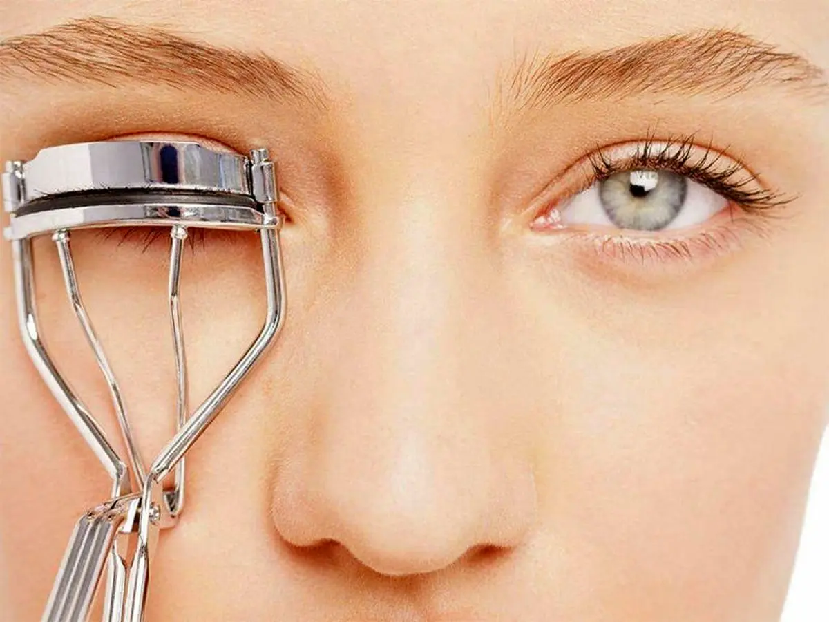 نکات مهم در نگهداری از فرمژه: چگونه و چند وقت یکبار تمیزش کنیم؟
