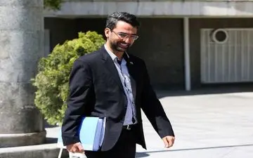 آذری جهرمی: به فرمایشات رهبر انقلاب درباره فضای مجازی توجه جدی می شود