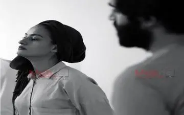 پوشش و گریم شبنم گودرزی در نمایش غسالخونه (عکس)