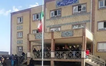 خودکشی دختر دانش آموز از طبقه‌ سوم مدرسه‌ای در کهگیلویه و بویراحمد +عکس