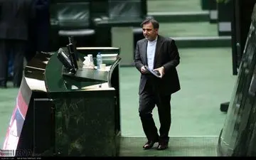  آخوندی وزیر راه و شهرسازی باقی ماند