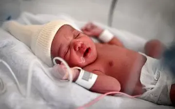 مردی مخلوط اسپرم خود و پدرش را به شریک زندگی‌اش تزریق کرد