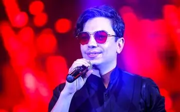 صادق بوقی با دعوت محسن ابراهیم‌‌ زاده، اشک شوق ریخت + ویدئو