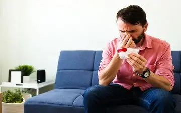 وقتی خون‌دماغ خطرناک می‌شود/ علائم نگران‌کننده‌ای که نباید نادیده گرفت!