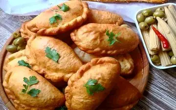 طرز تهیه پیراشکی سیب‌ زمینی و هویج؛ پیش‌غذایی ساده، خوشمزه و محبوب همه