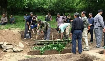 آماده سازی قبور برای جانباختگان حادثه انفجار معدن آزادشهر