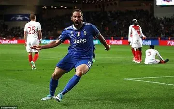 فوتبالیستی ها که با اضافه وزن و چاقی ستاره است